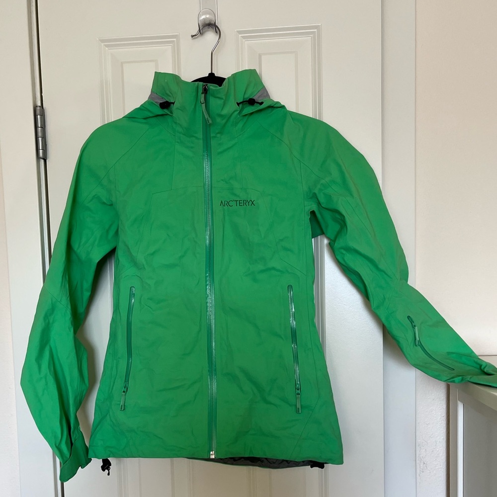 Arc'teryx Astryl Shell Jacket LIKE NEW (green, xs)